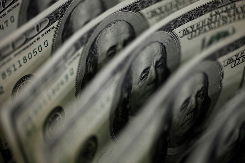 U.S. dollar struggles, pound hits one-Twelve months excessive U.S. dollar struggles, pound hits one-Twelve months excessive