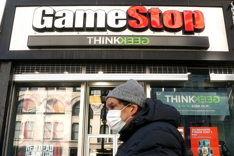 4 scorching insider trades & hedge fund hits: GameStop chair u.s.stake; shares bounce