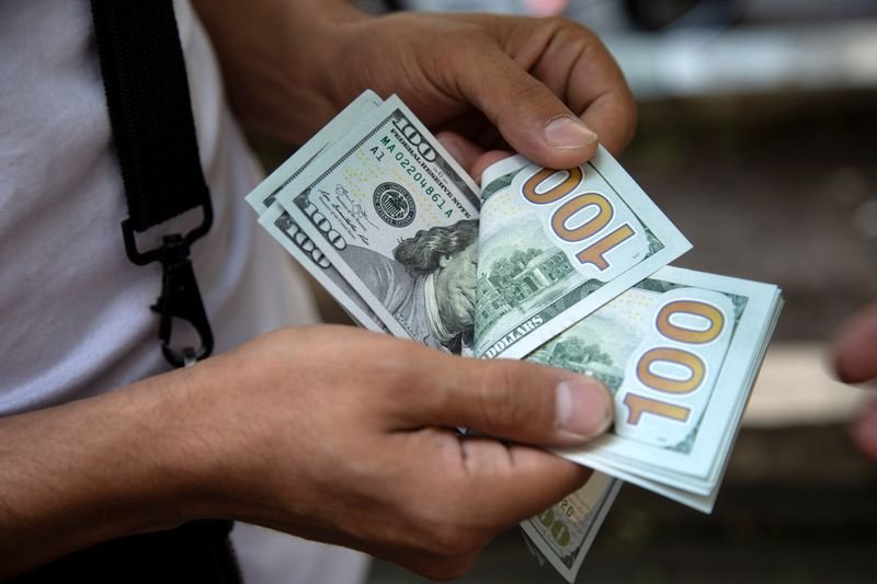 Asia FX slips as dollar rebounds, peak Fed charges in behold