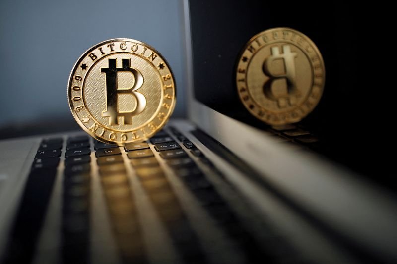 Crypto stocks dip after bitcoin slumps to 6-week low